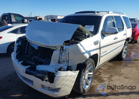 2013 Cadillac Escalade Platinum Edition z USA, uszkodzony, nr VIN 1GYS3DEFXDR104575